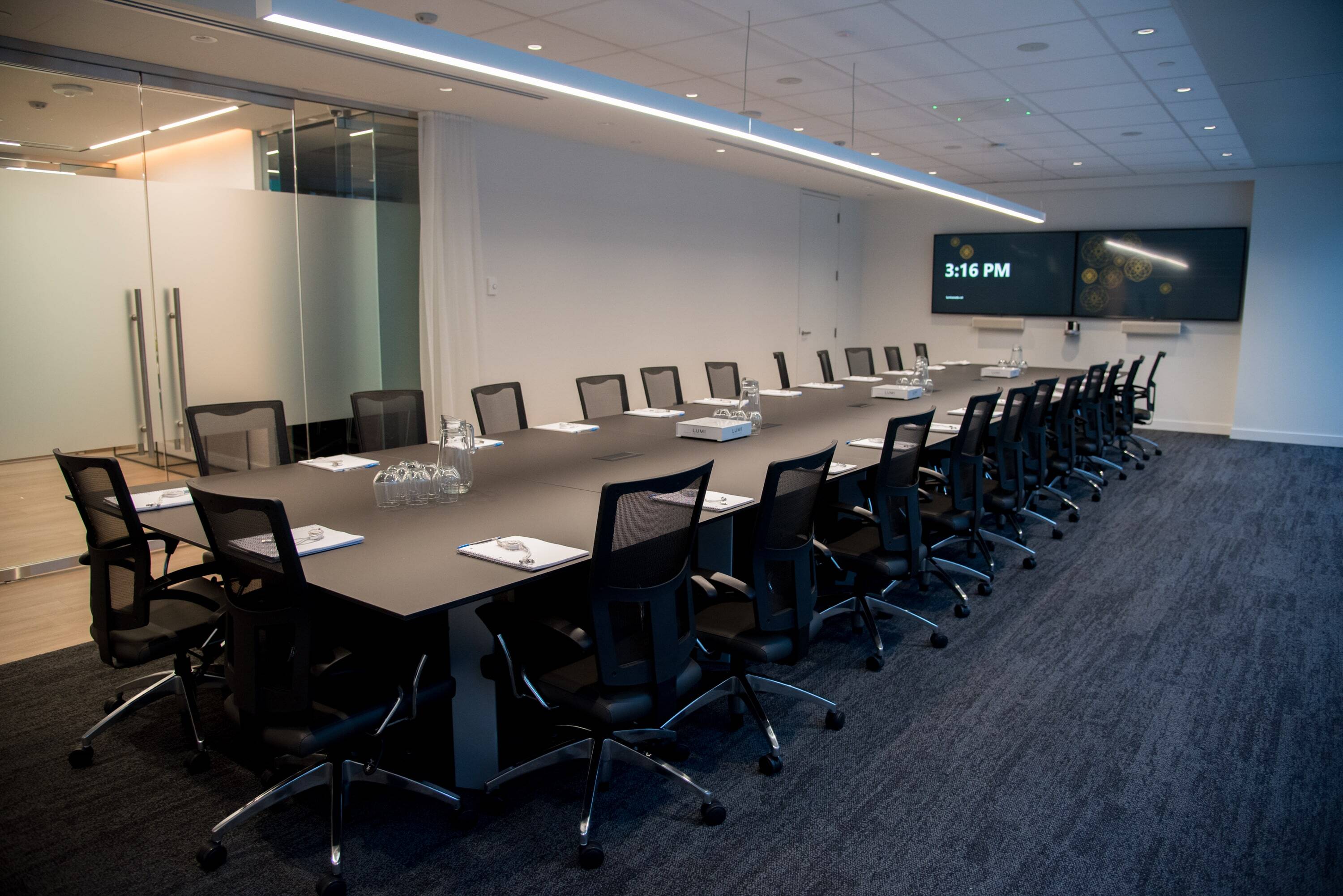 Lumi-experience-calgary-boardroom-min